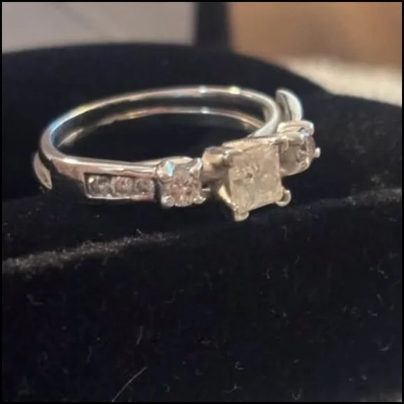 Diamond Princess Cut Natural 1 CTTW Wedding Ring Set - Picture 8 of 10